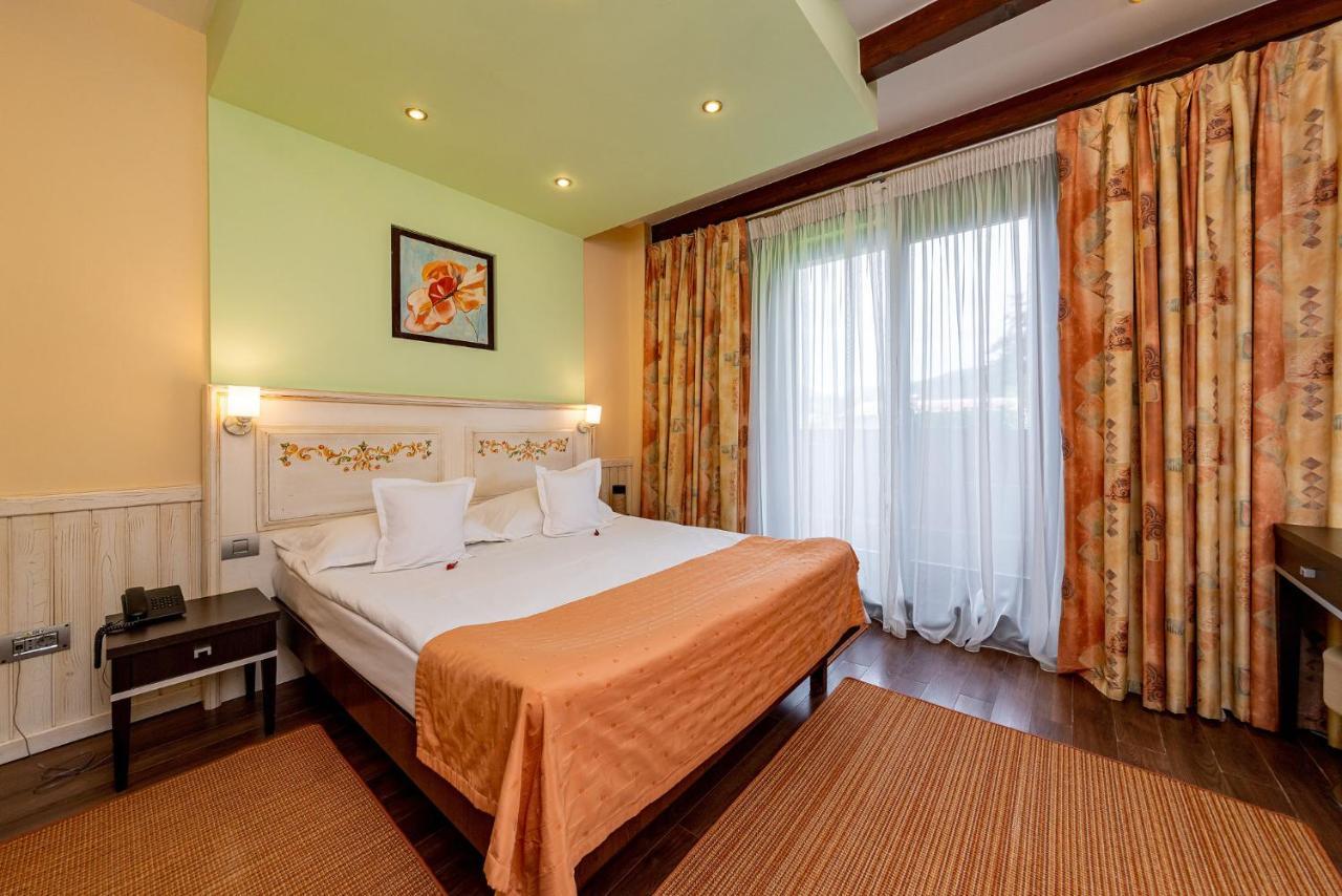 Casa Freya Hotel Busteni Bagian luar foto